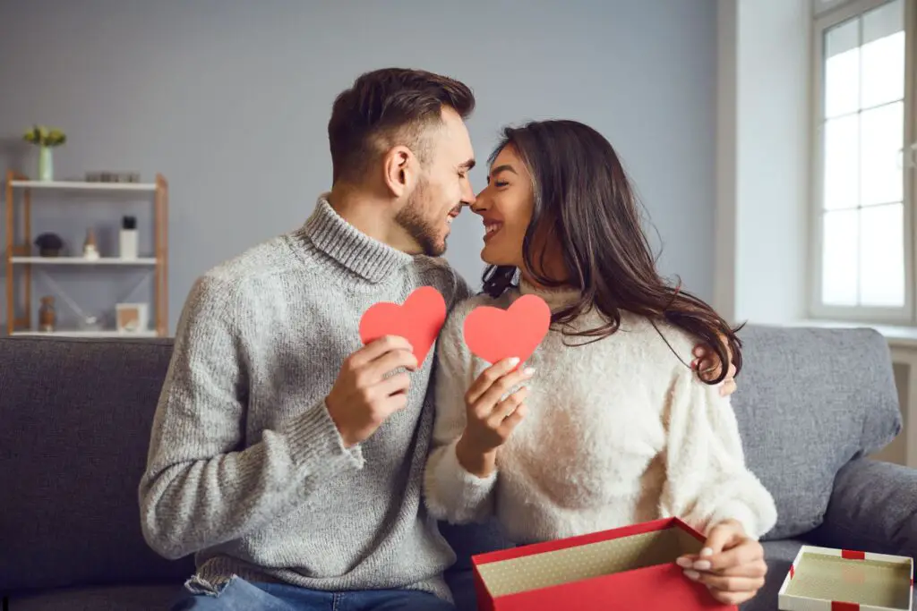 Valentine's Day Poems To Make Her Fall In Love With You - Mums Affairs
